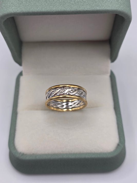 Heavy 9ct two tone gold celtic ring