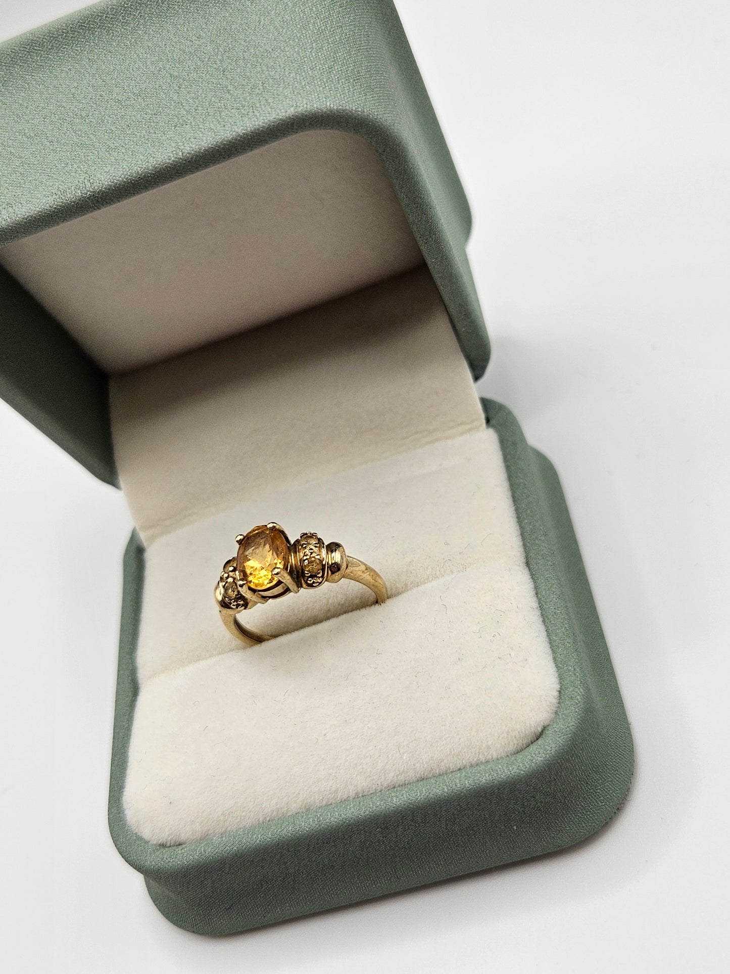 9ct gold citrine ring