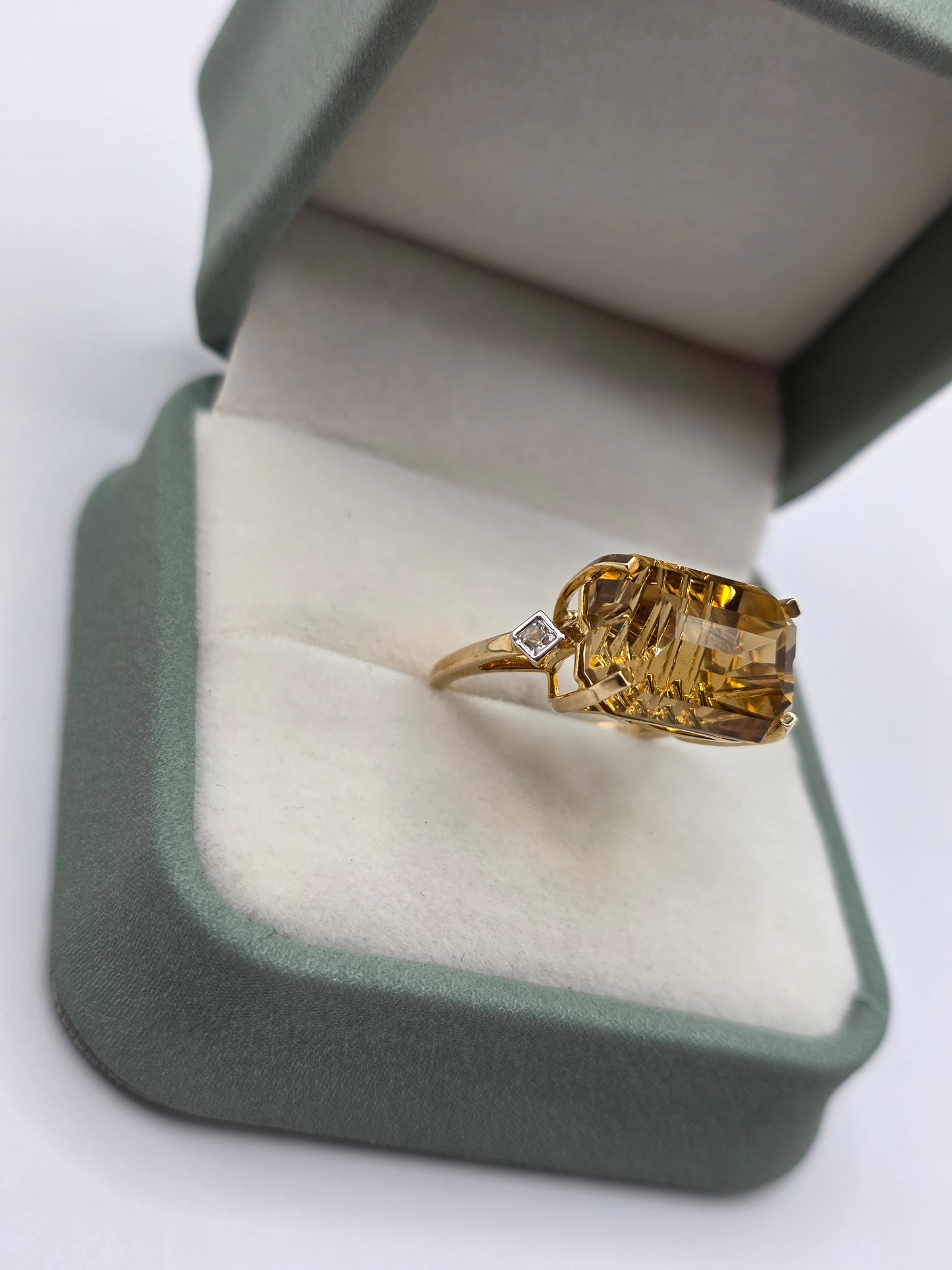 Glen lehrer 9ct gold citrine and white topaz ring