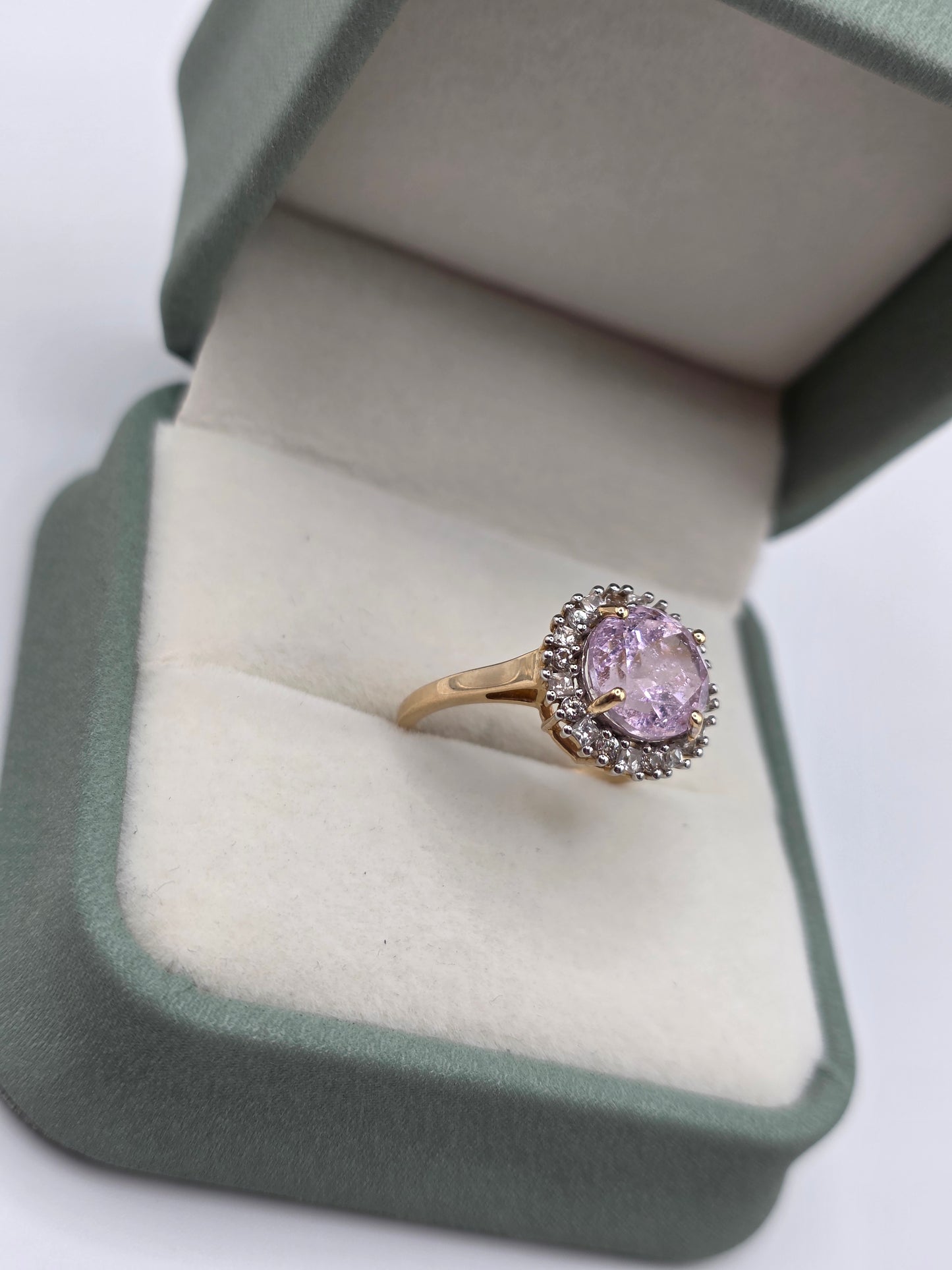 9ct gold pale amethyst and zircon ring