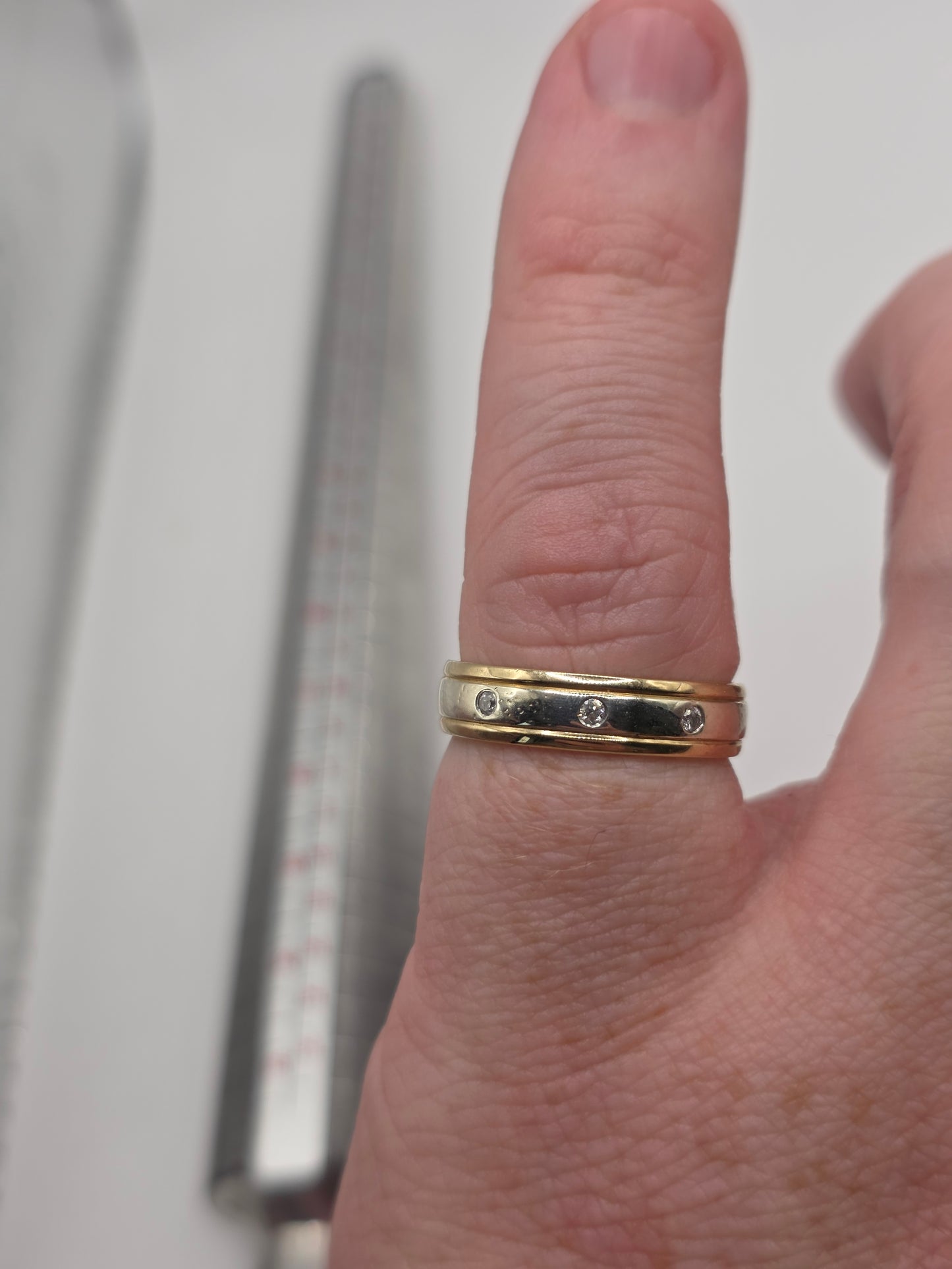 9ct two tone gold diamond ring