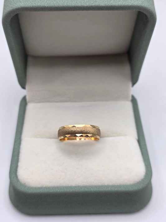 9ct gold ring