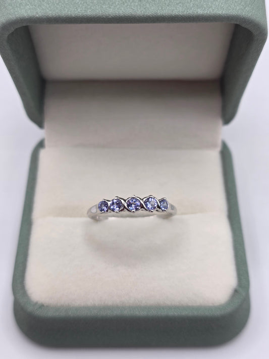9ct white gold tanzanite ring