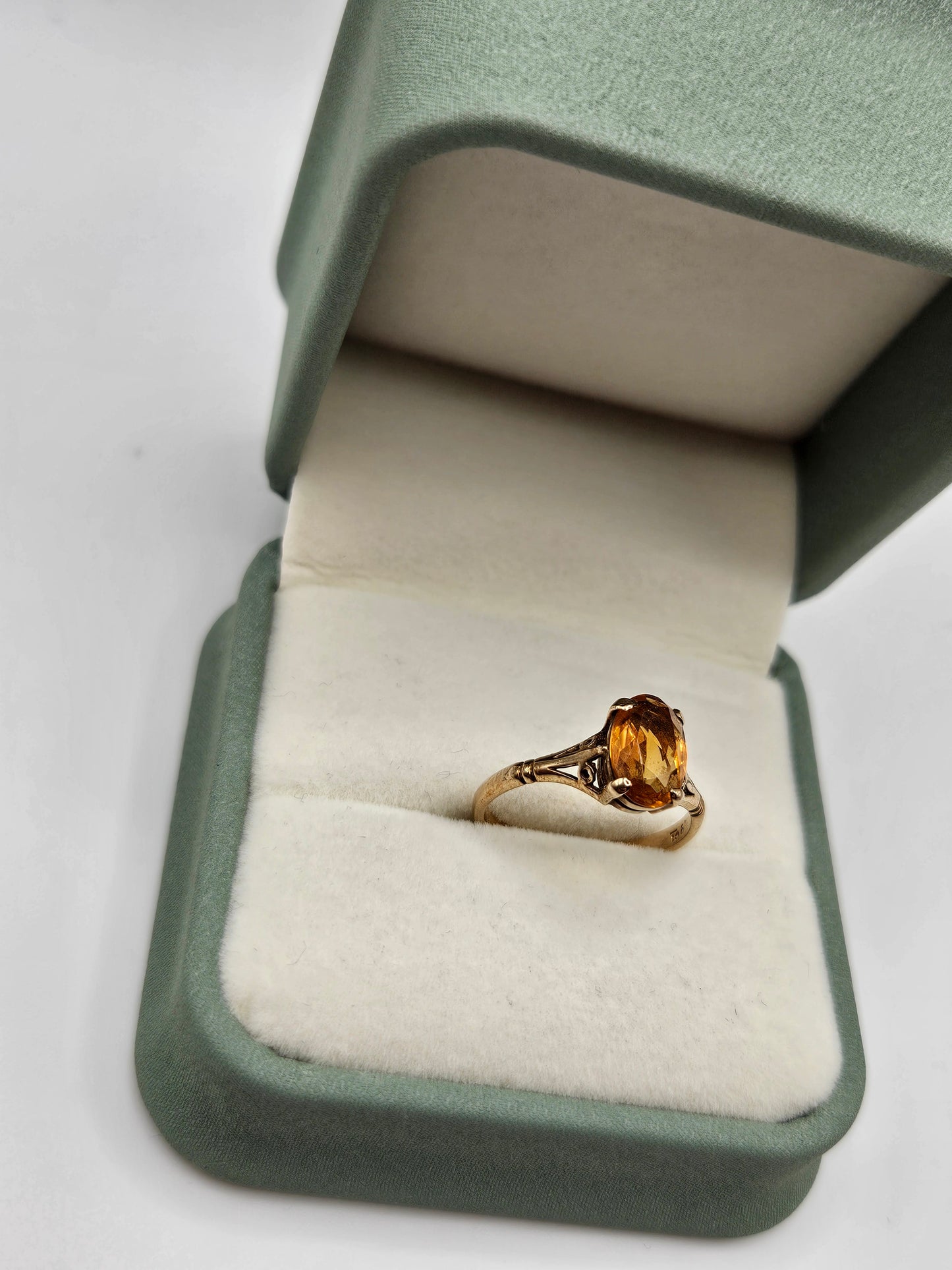 9ct gold citrine ring