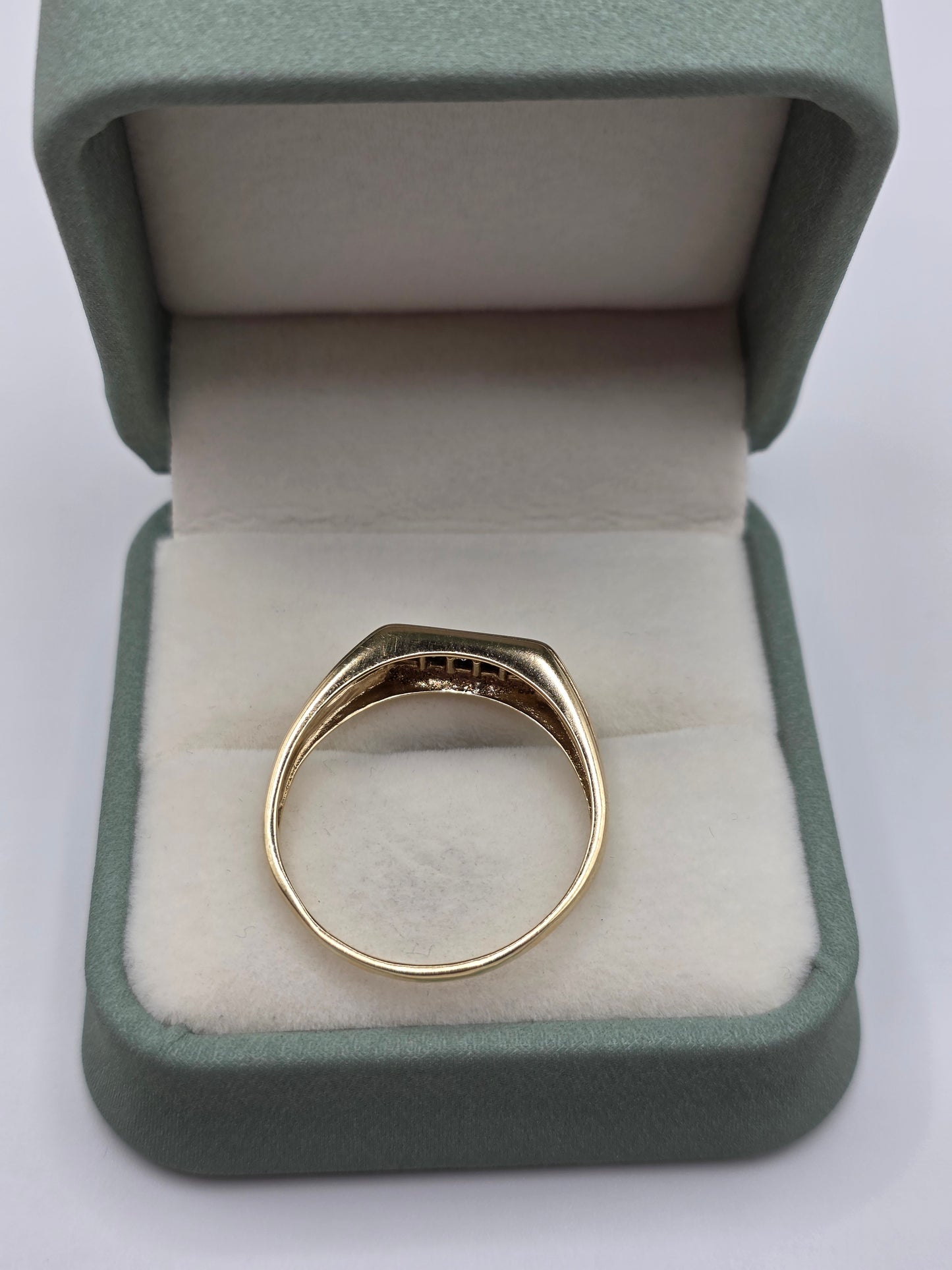 9ct gold diamond signet ring