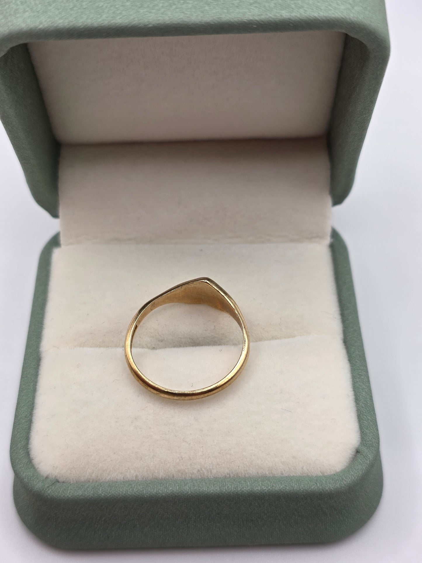 9ct gold shield signet ring