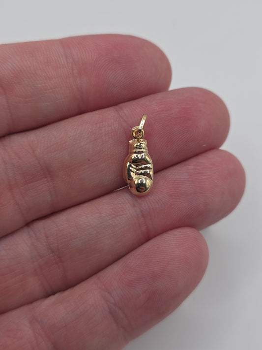 9ct gold boxing glove charm