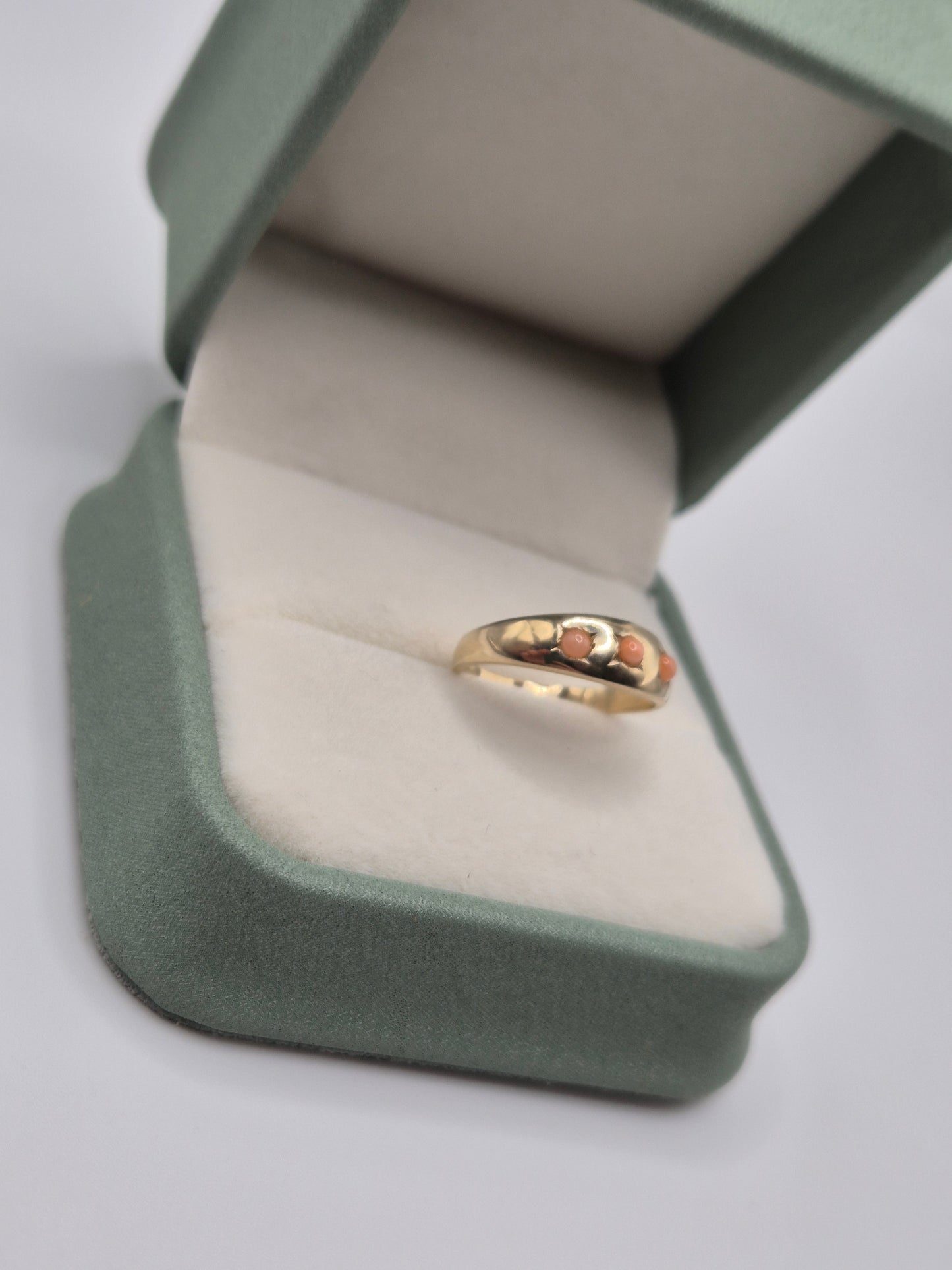 9ct gold coral gypsy ring