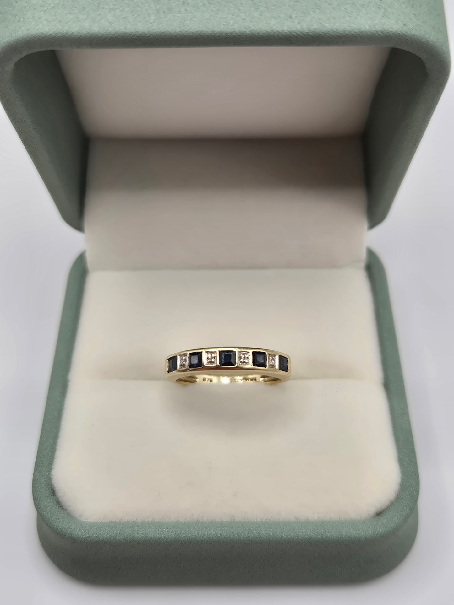 9ct gold sapphire and diamond ring