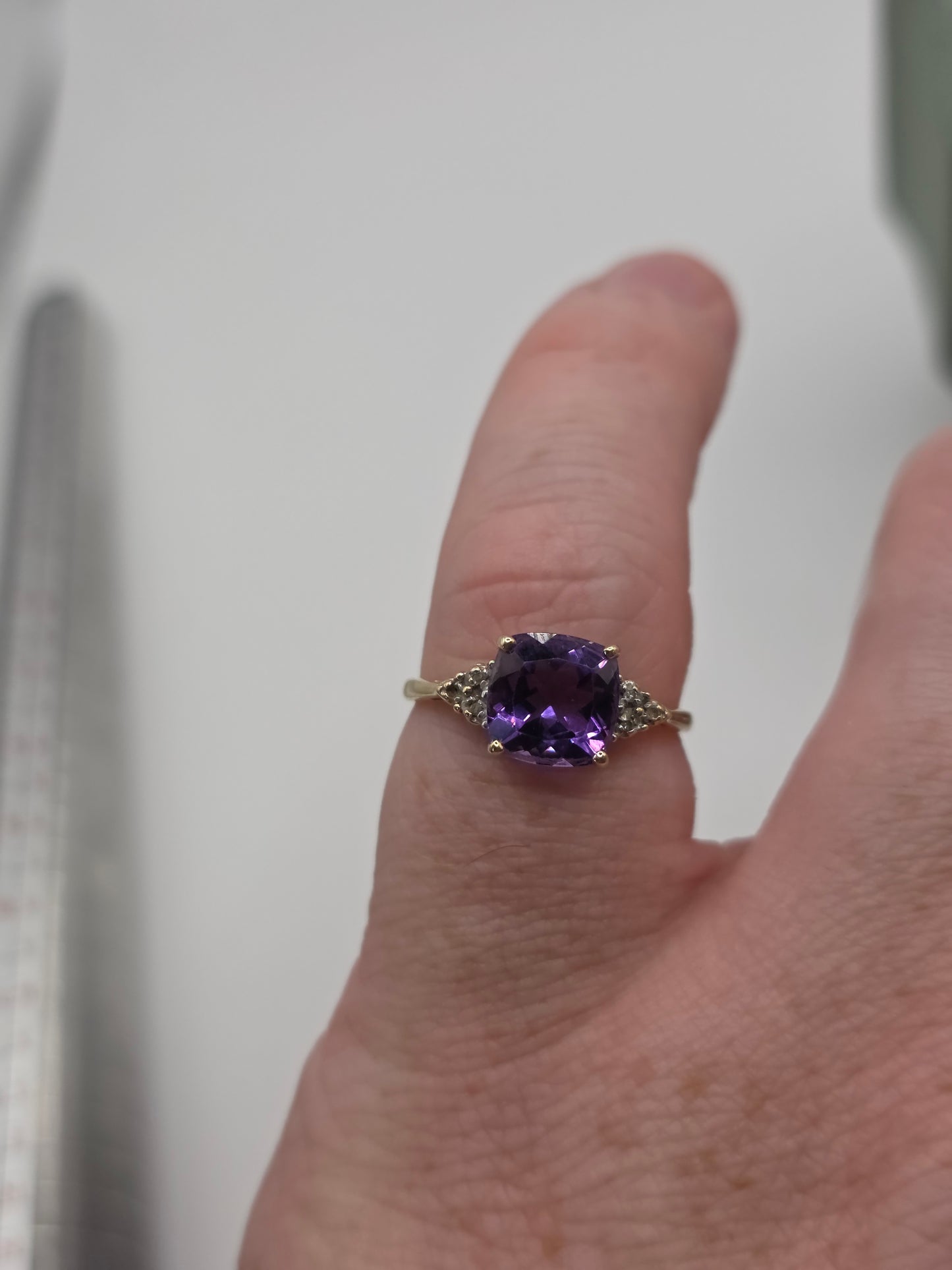 9ct gold amethyst and diamond ring