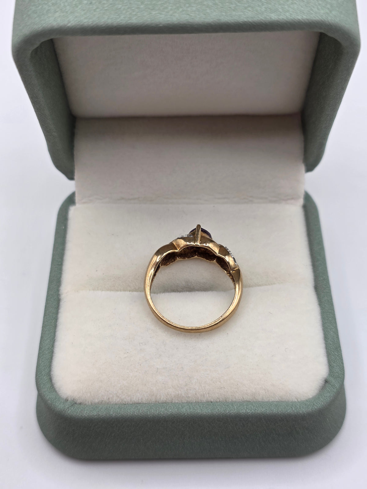 9ct gold amethyst and diamond ring