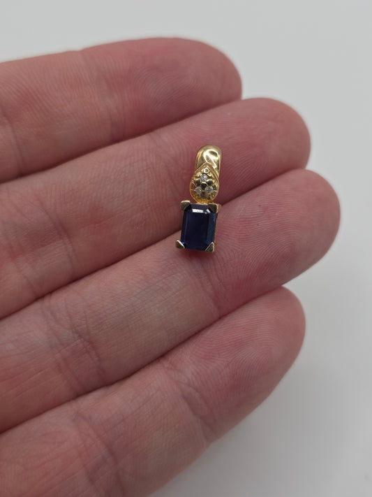 9ct gold kyanite and diamond pendant