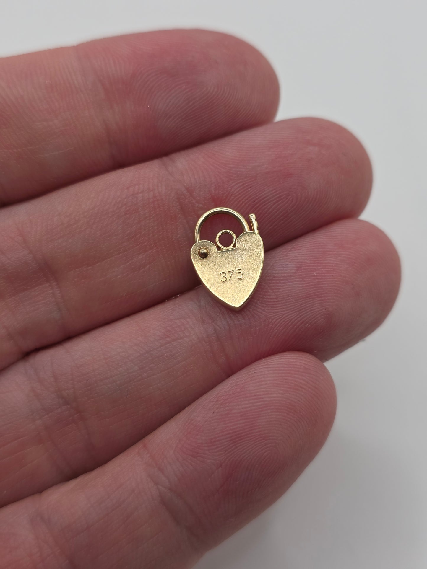 9ct gold padlock 66