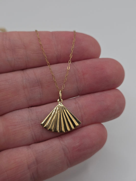 9ct gold necklace