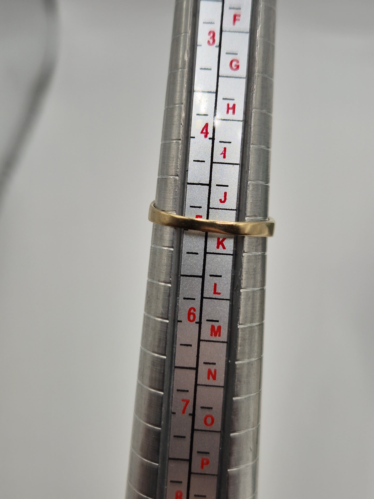 9ct gold diamond ring