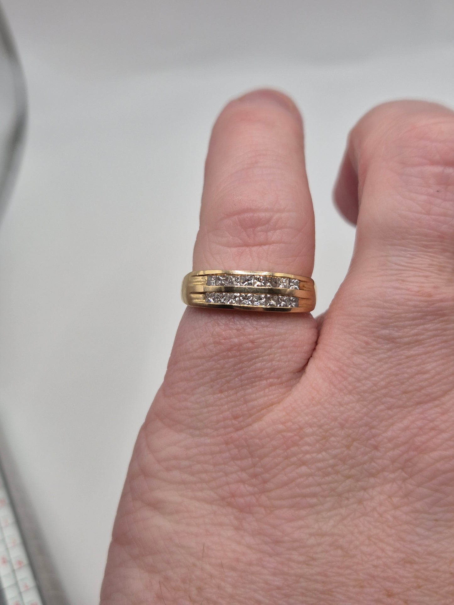 9ct gold diamond ring