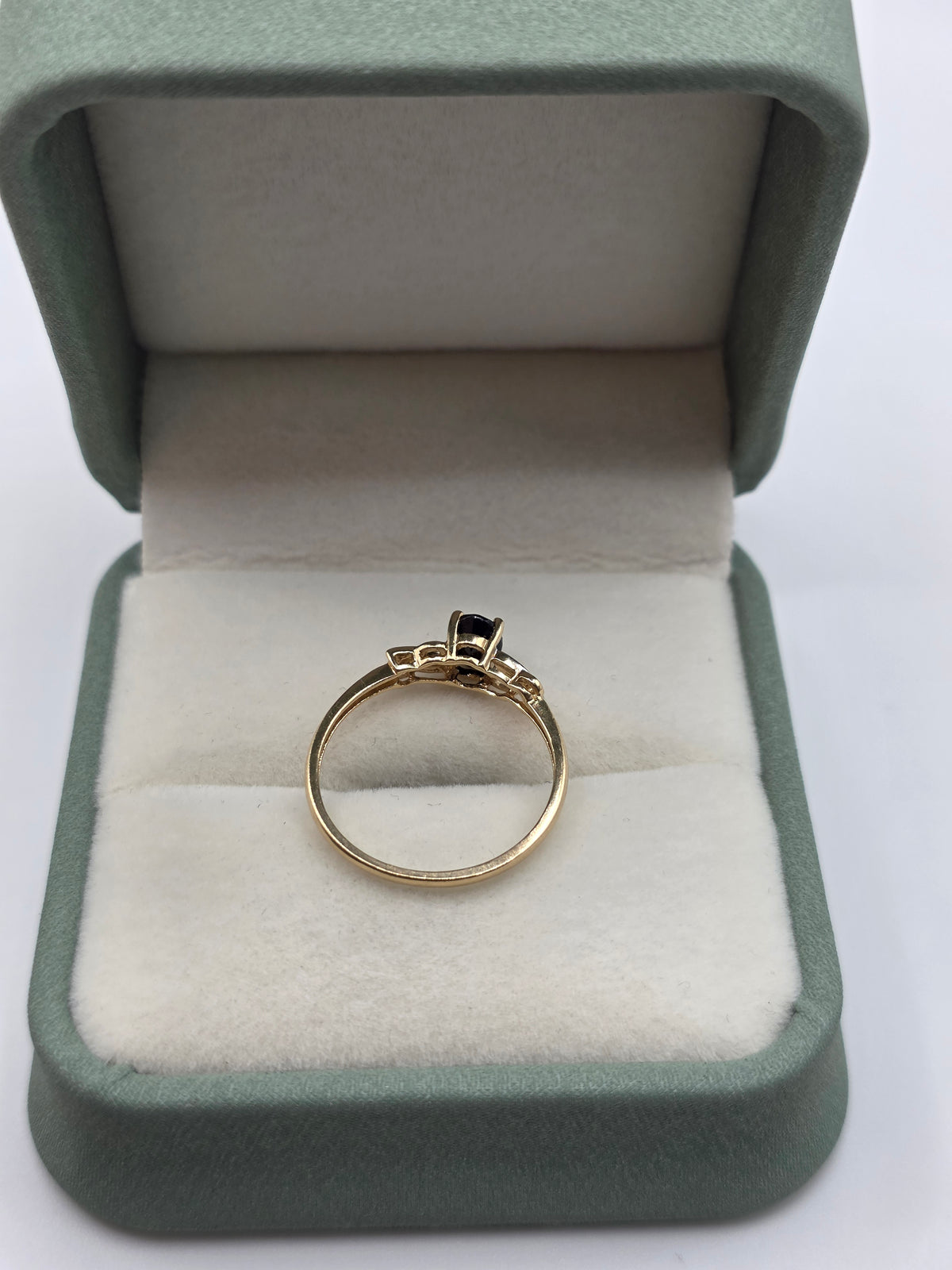 9ct gold sapphire and diamond ring