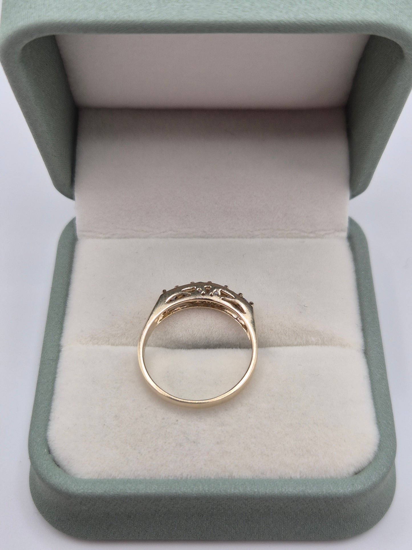 9ct gold tanzanite ring