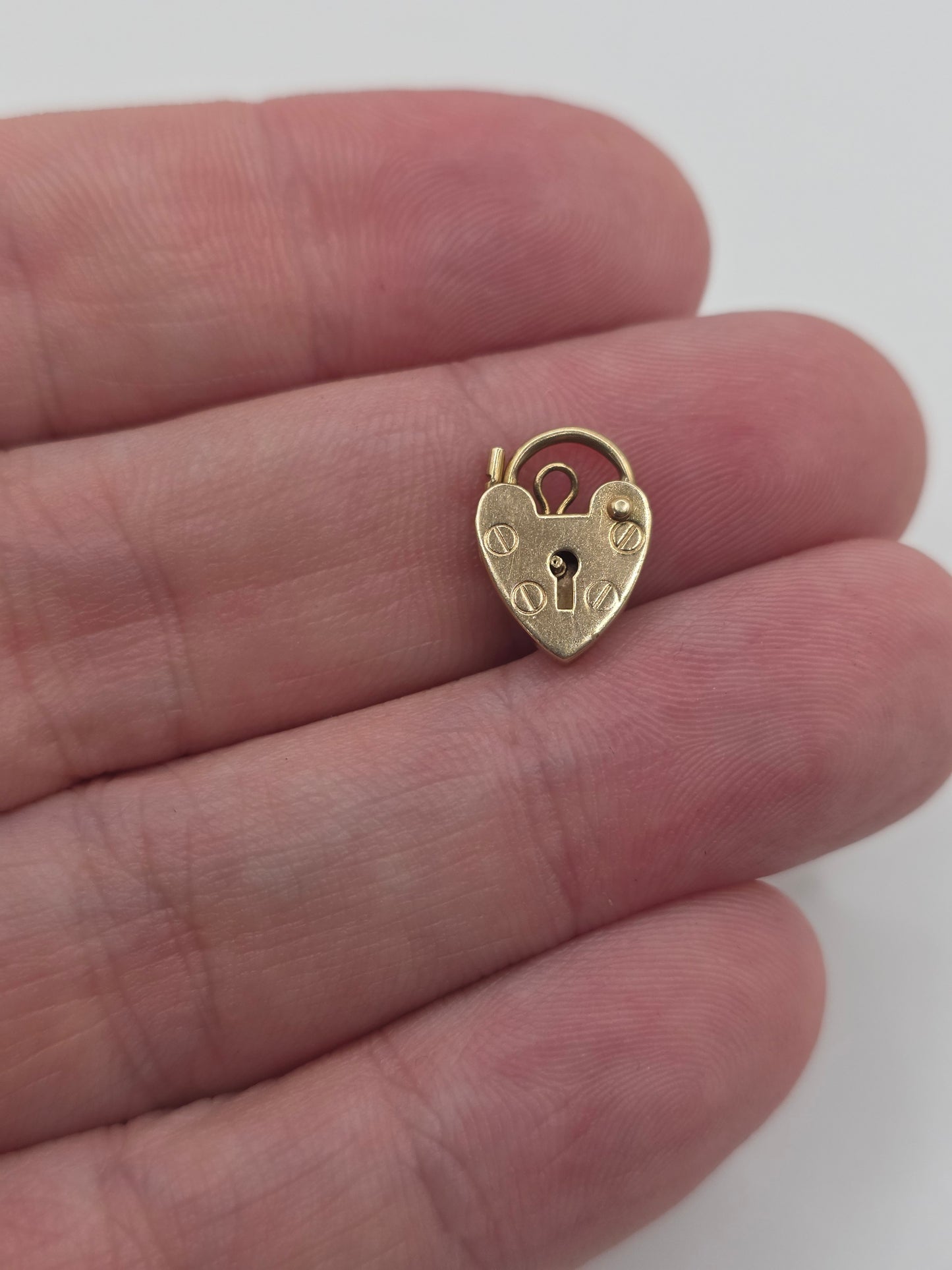 9ct gold padlock 21