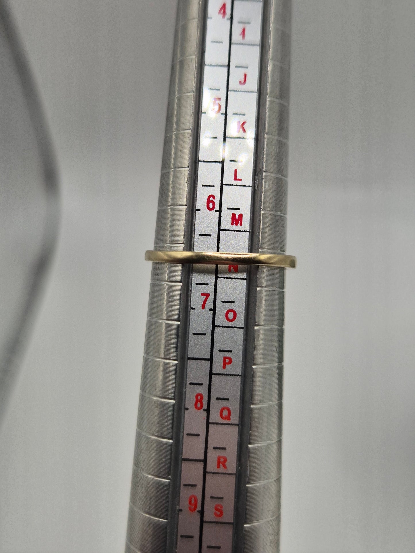 9ct gold diamond ring