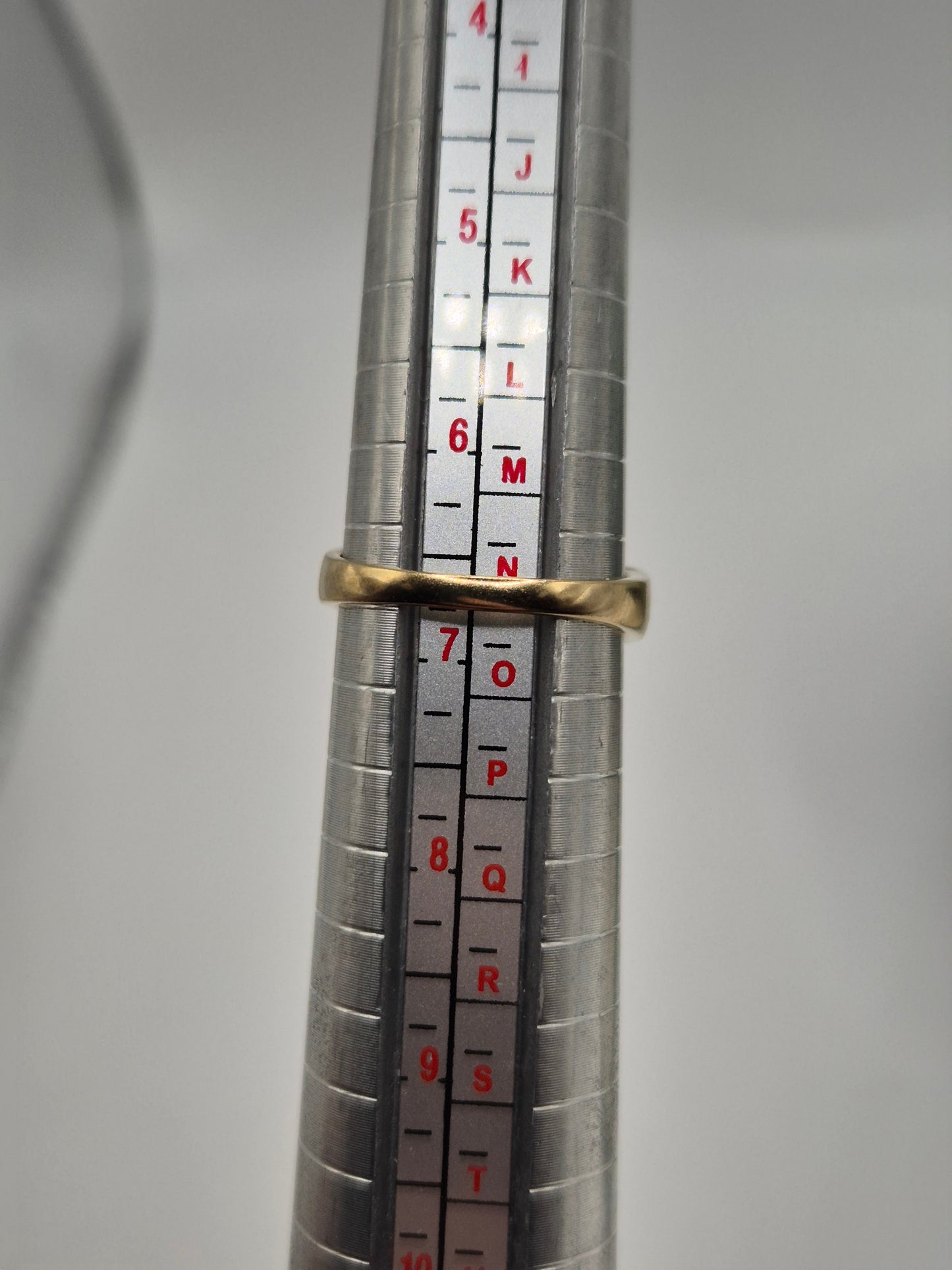 9ct gold orange garnet ring