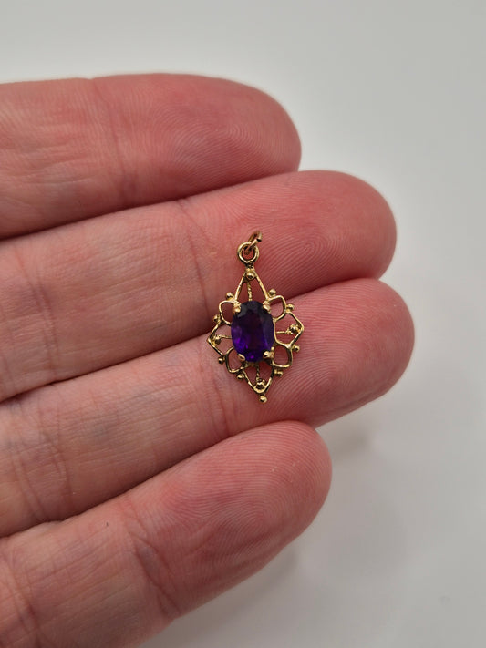 9ct gold amethyst pendant