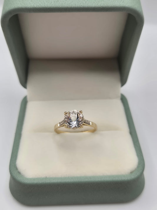 9ct gold white topaz and diamond ring