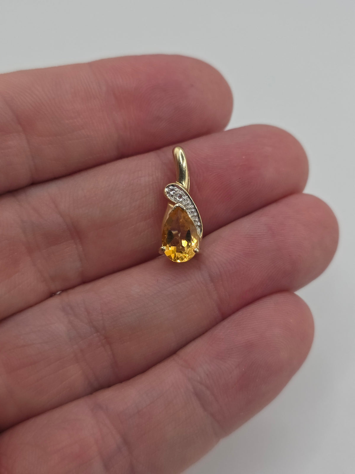 9ct gold citrine and diamond pendant