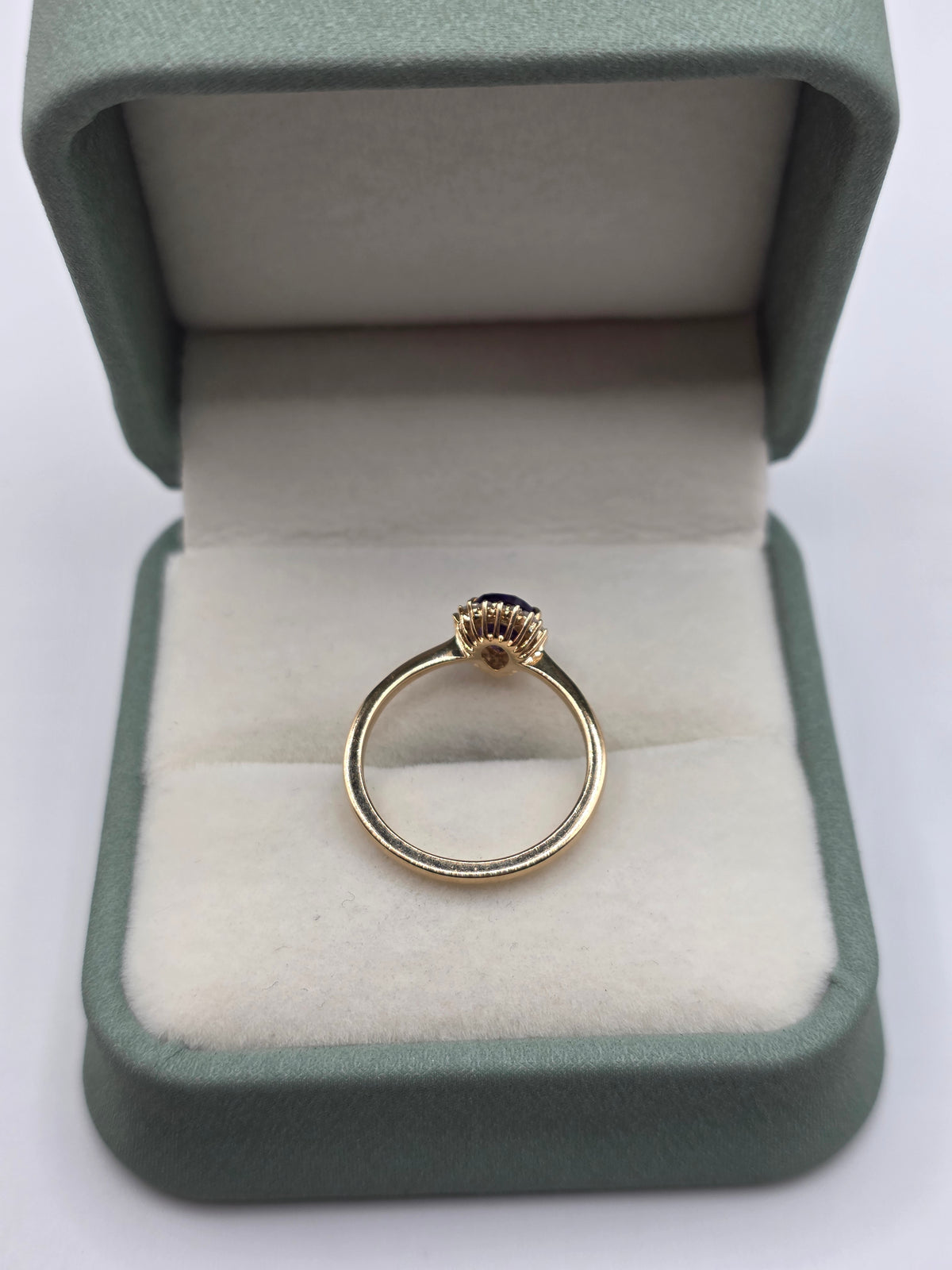 9ct gold amethyst and diamond ring