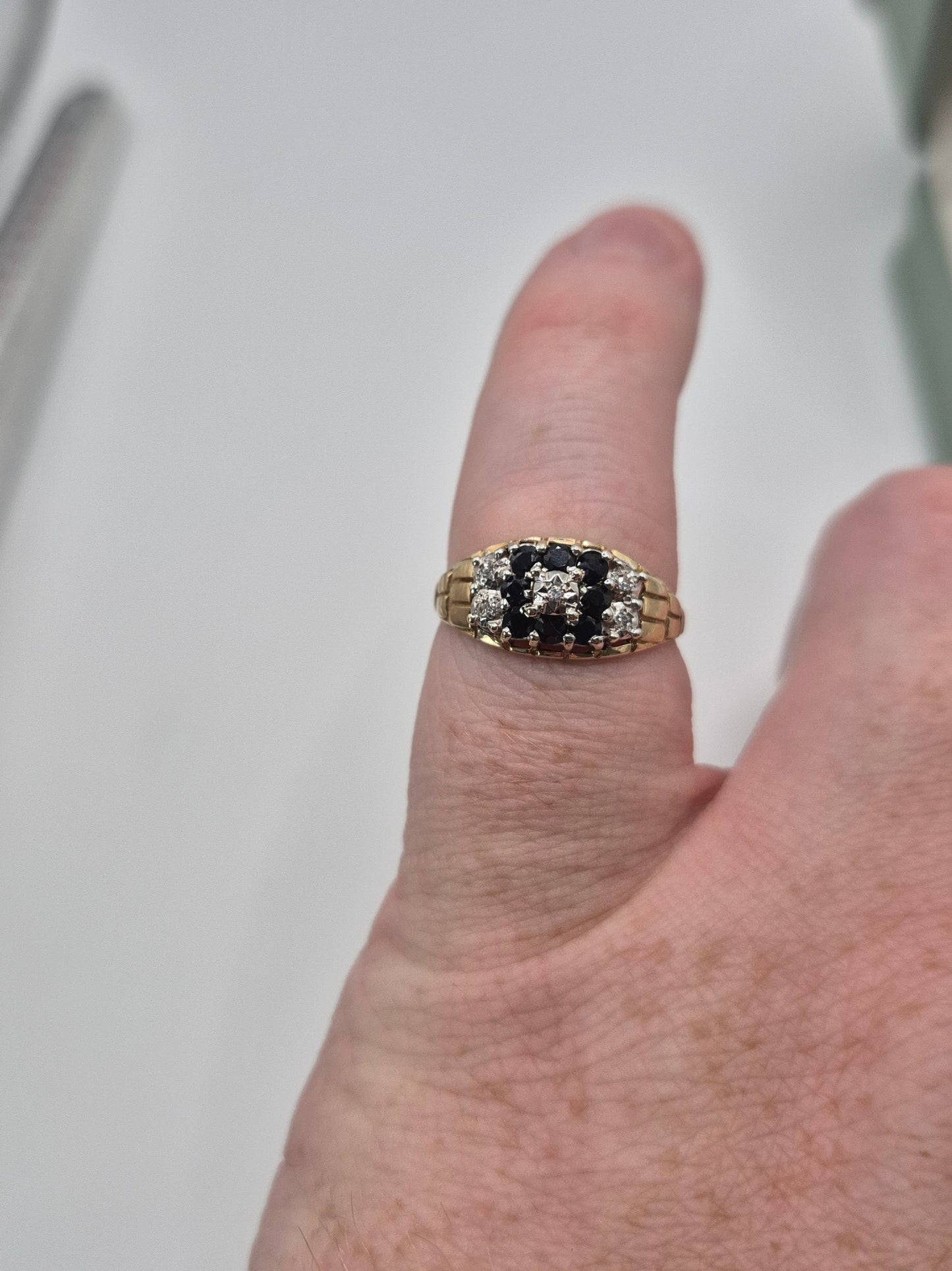 9ct gold sapphire and diamond ring