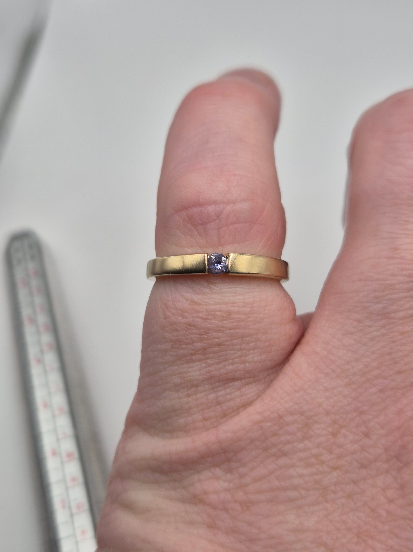 9ct gold tanzanite ring