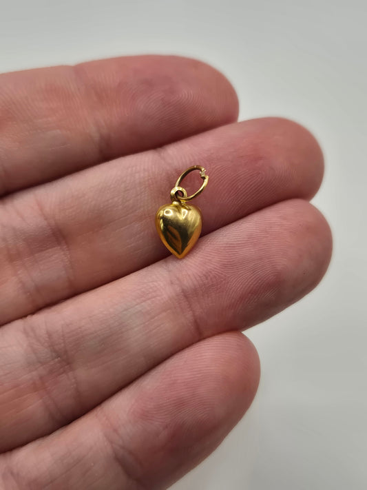 9ct gold puffed heart charm