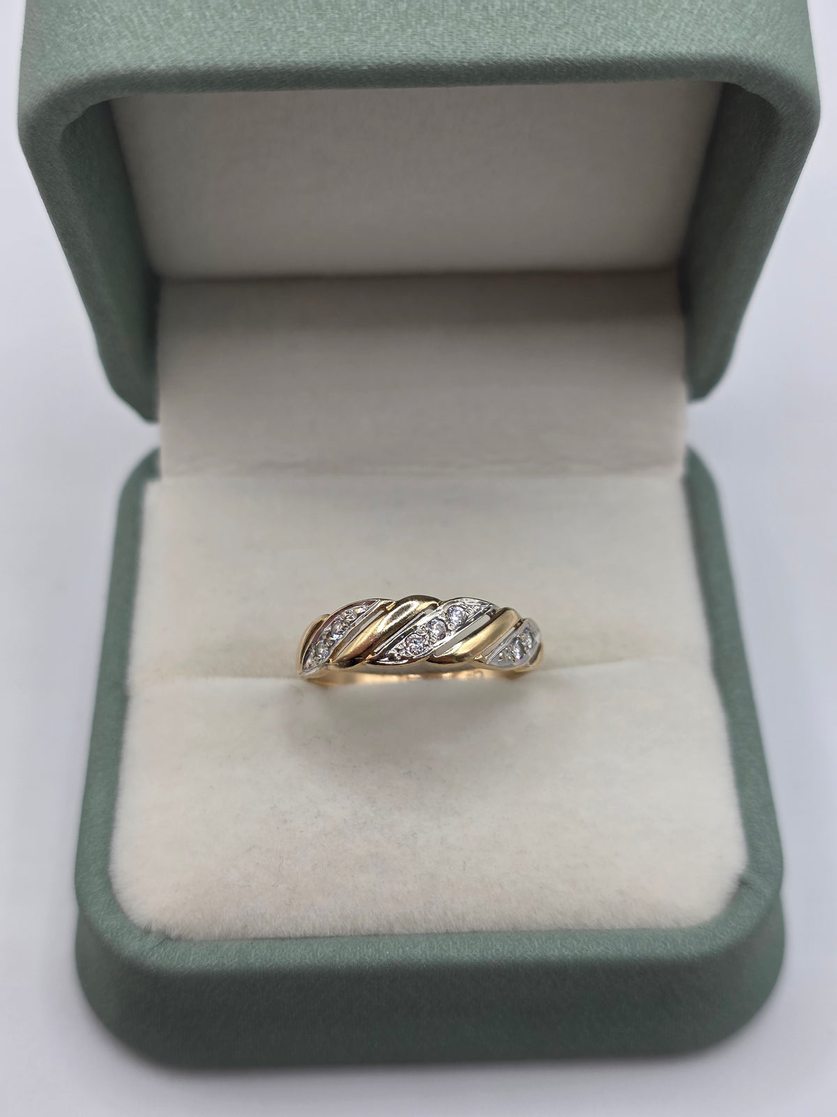 9ct gold diamond croissant ring