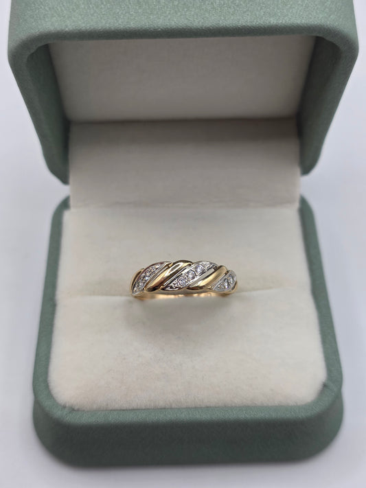 9ct gold diamond croissant ring