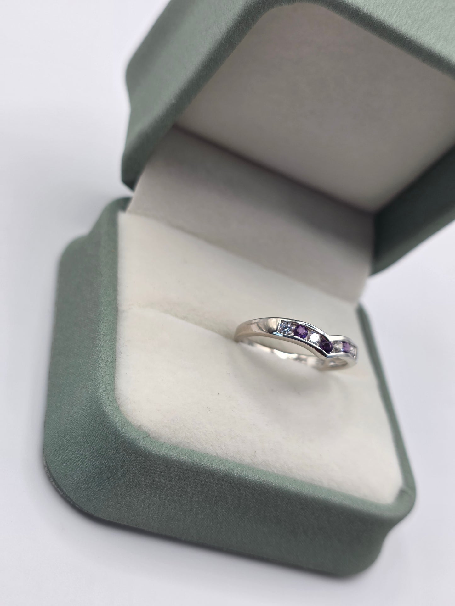 9ct white gold amethyst and cz ring