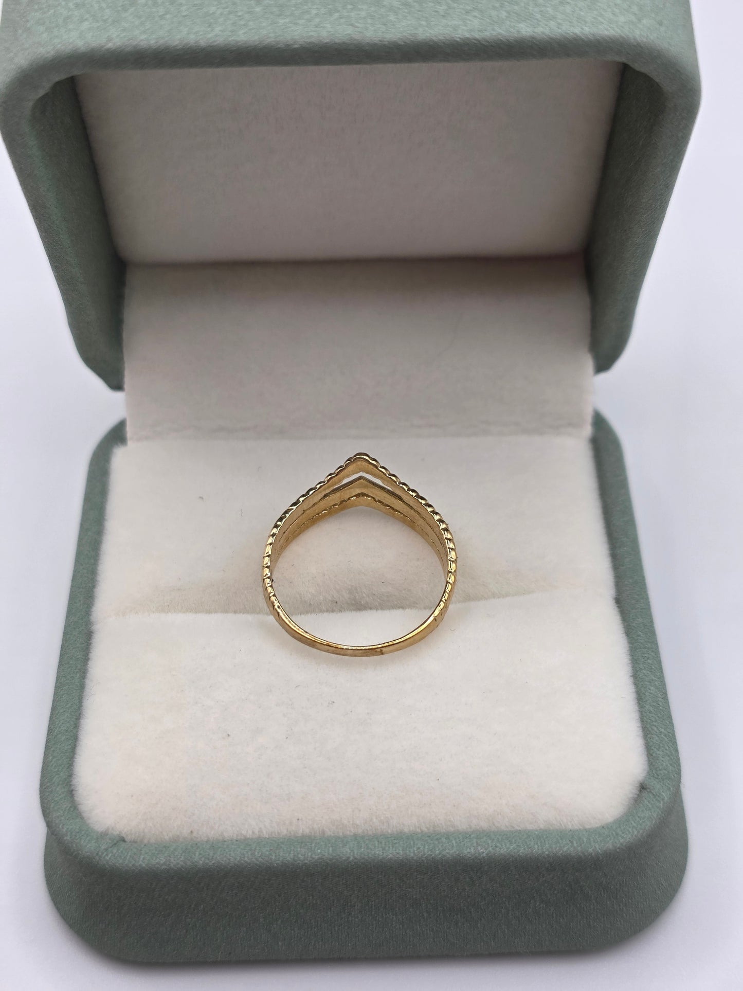 9ct gold wishbone ring