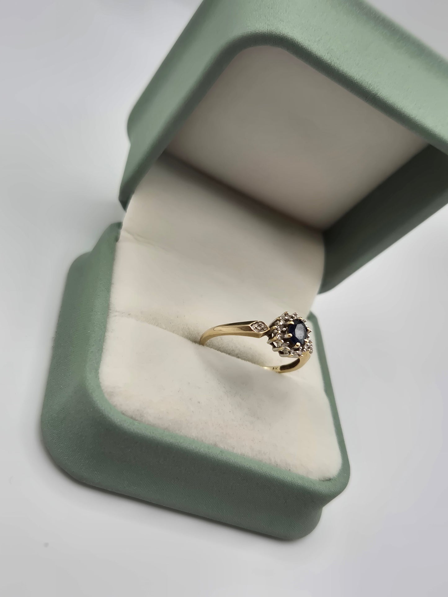 9ct gold sapphire and diamond ring
