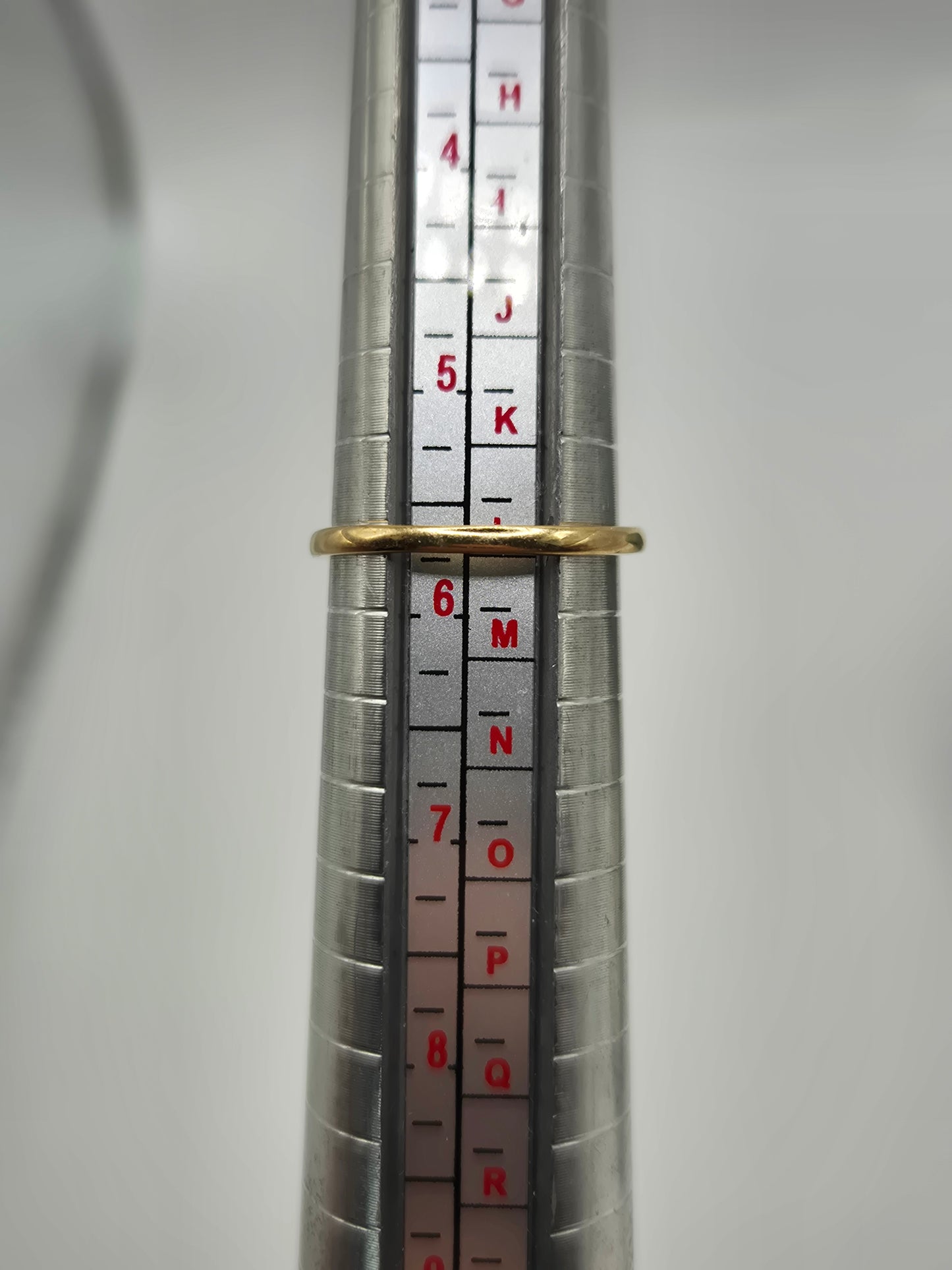 9ct gold diamond ring