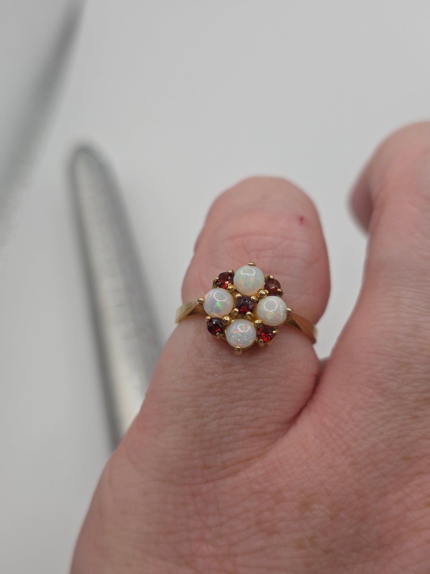 9ct gold opal and garnet ring