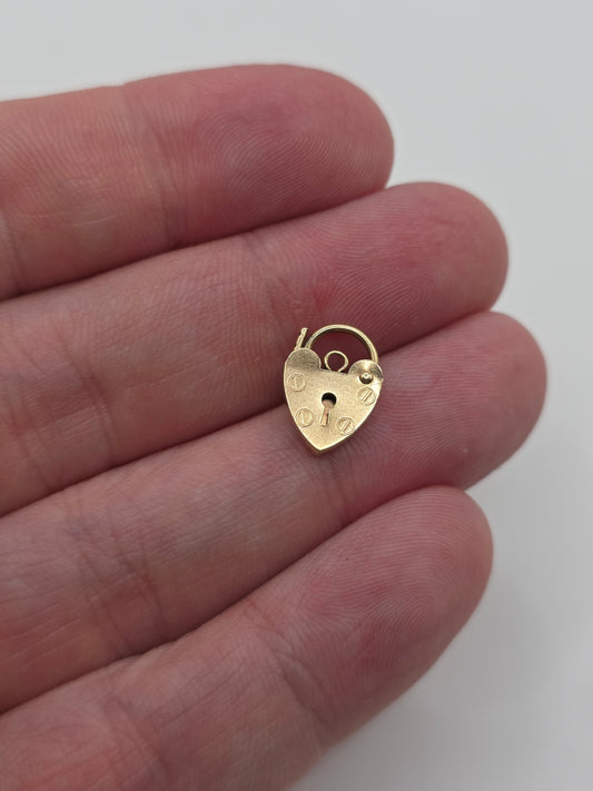 9ct gold padlock 64