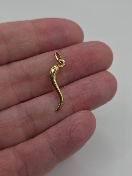 9ct gold horn of plenty pendant