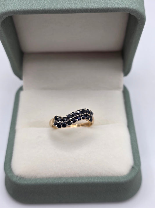 9ct gold sapphire ring