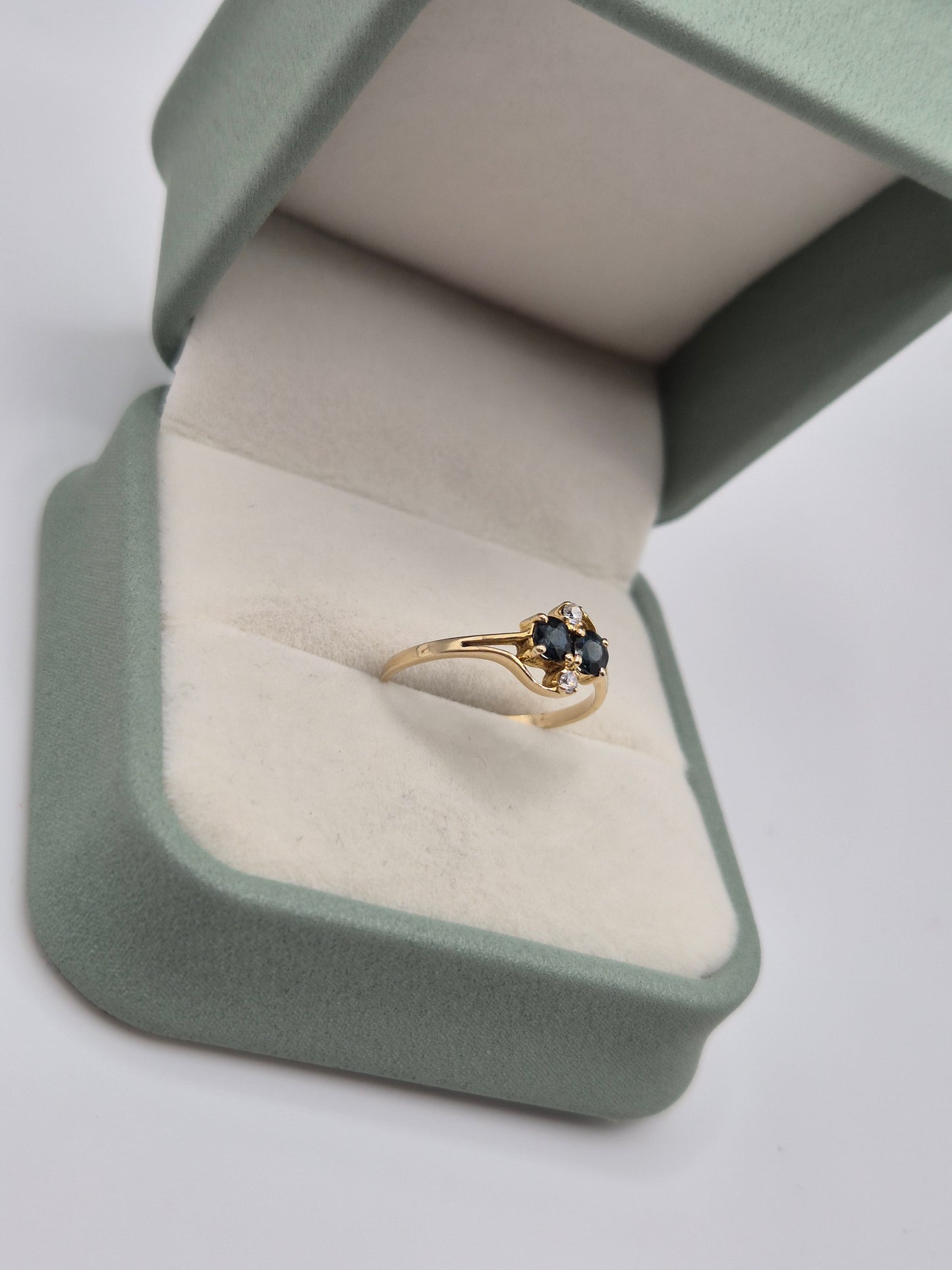 14ct gold sapphire and zircon ring