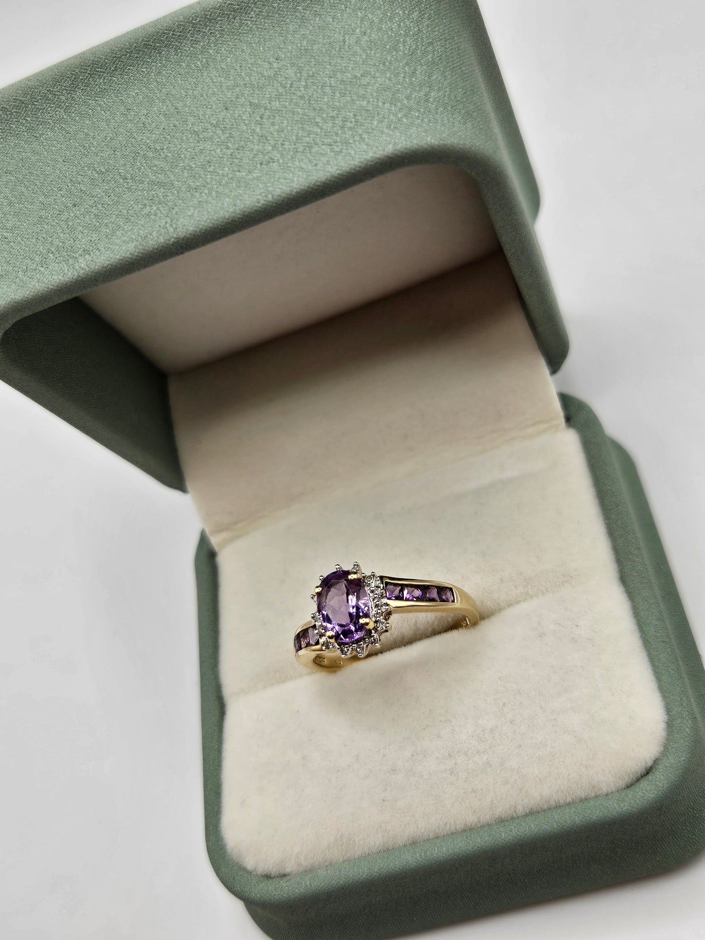 9ct gold amethyst and diamond ring