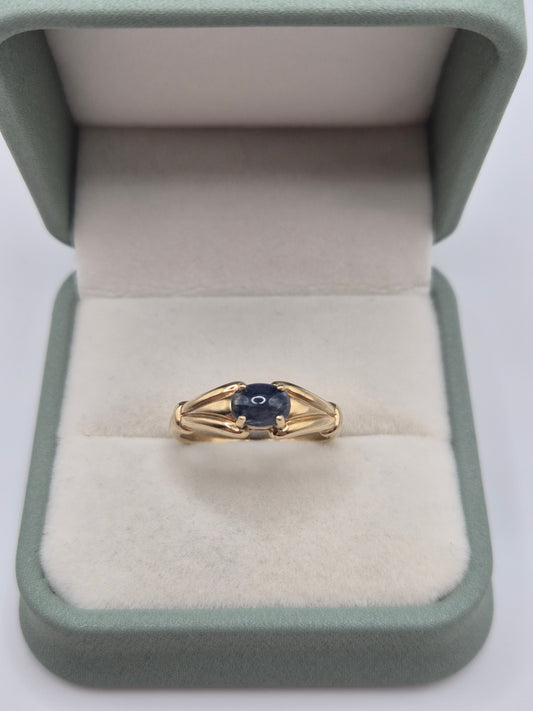 9ct gold sapphire ring