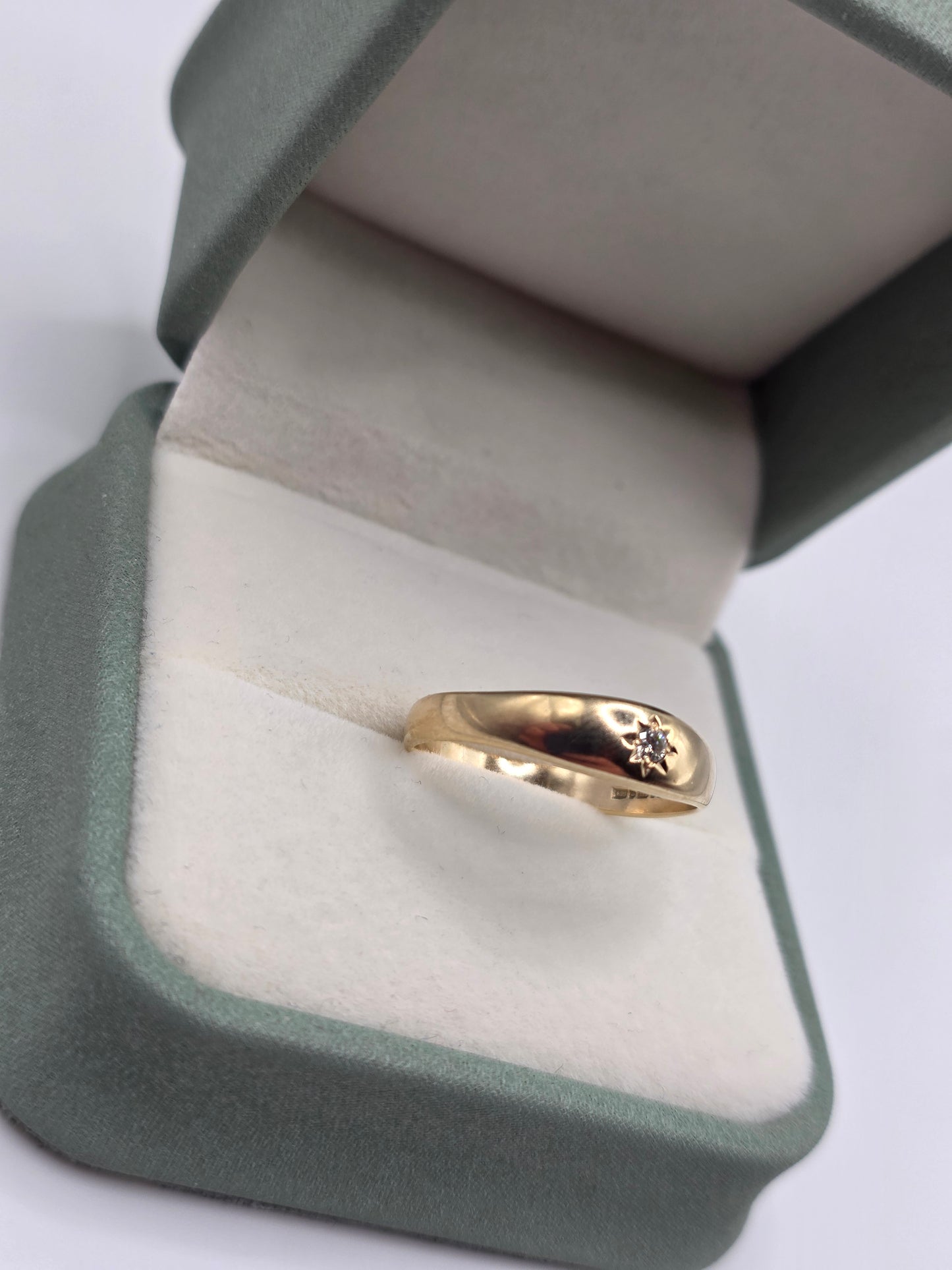 9ct gold diamond gypsy ring