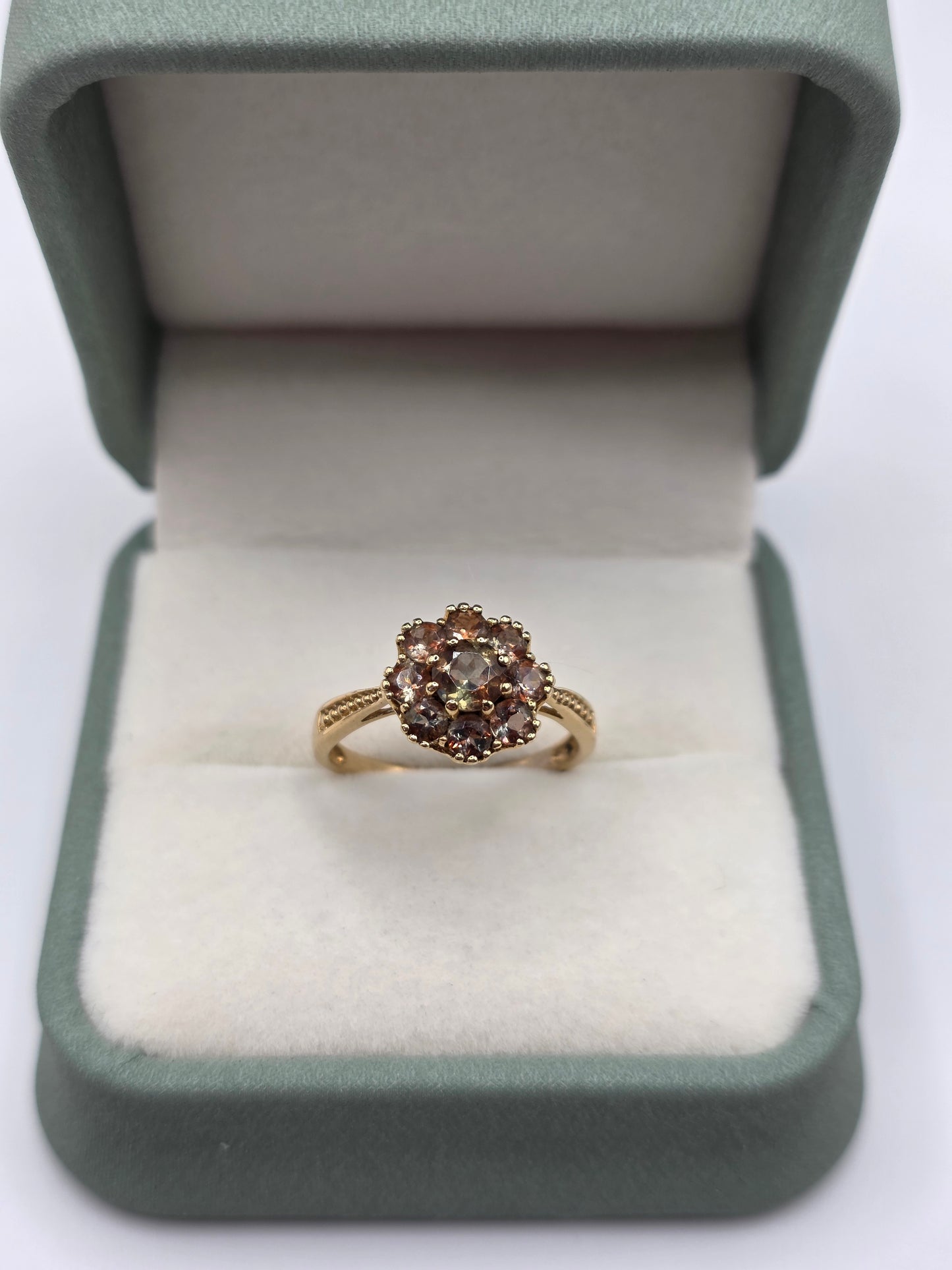 9ct gold quartz ring