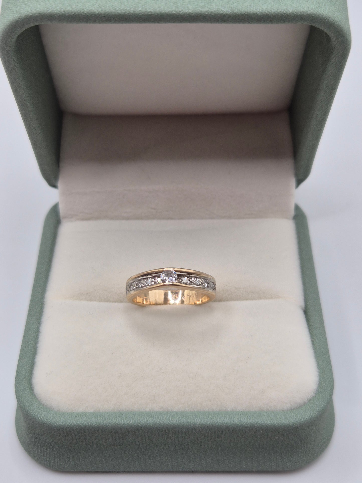 14ct gold diamond ring