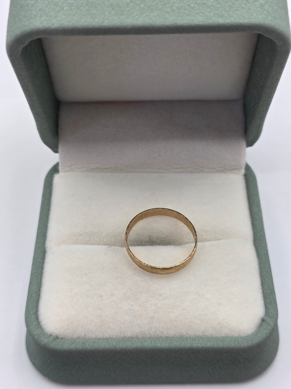 9ct gold band ring