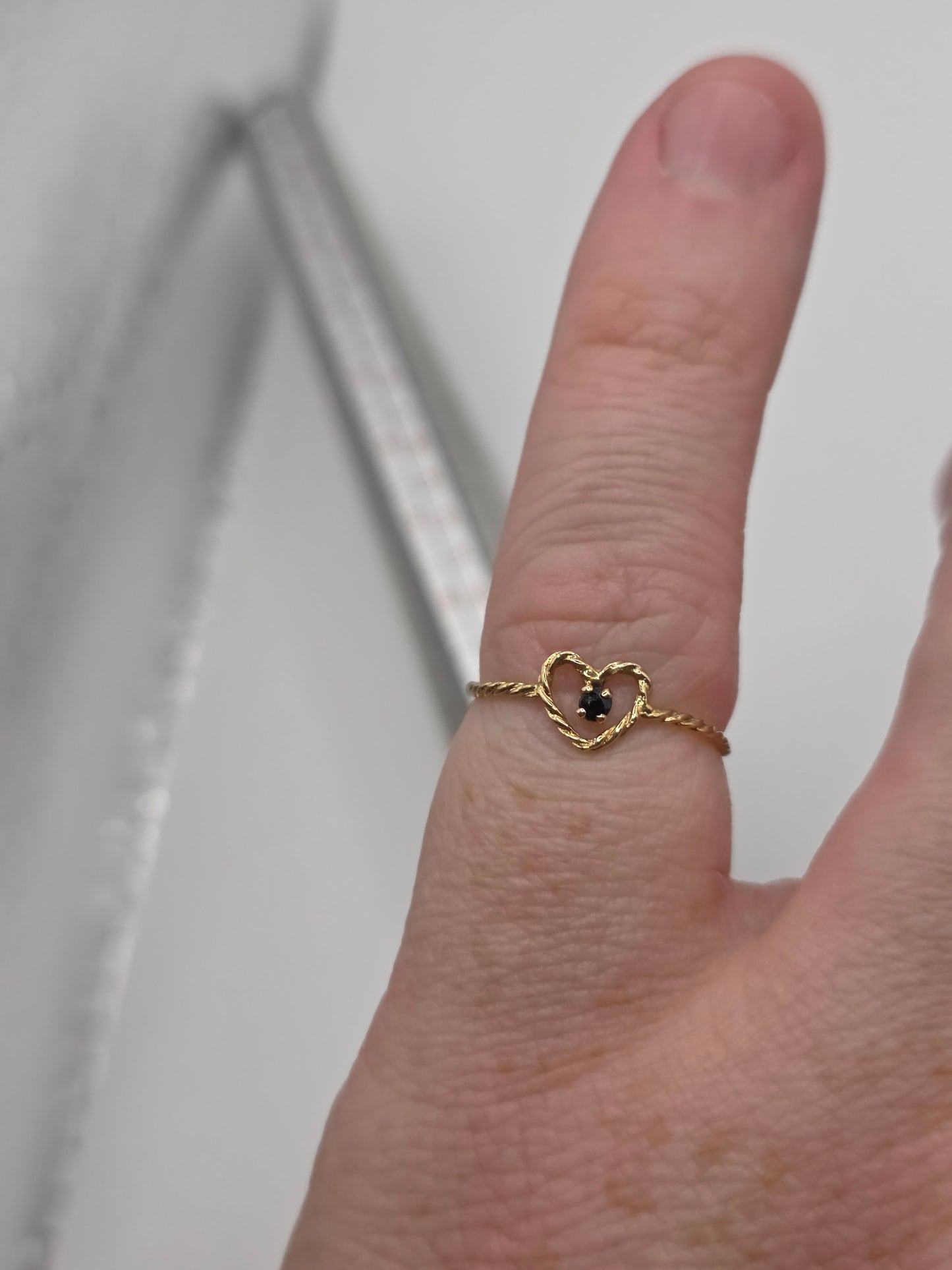 9ct gold sapphire heart ring